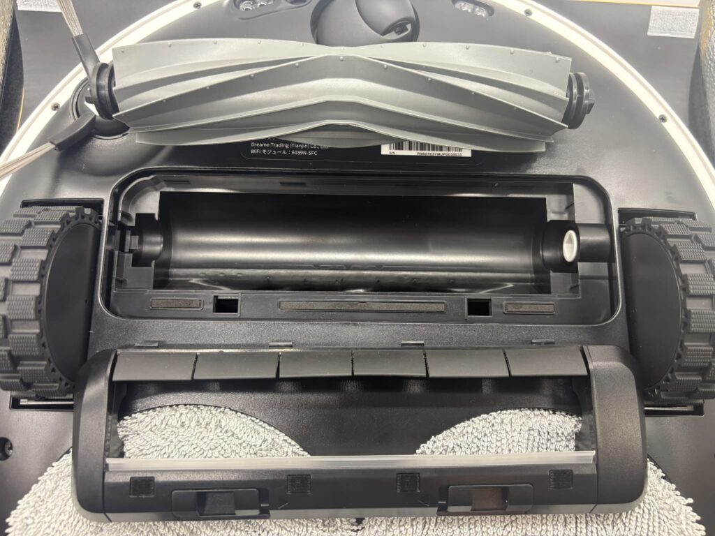 Dreame D20 Ultraの掃除機本体の裏面(ブラシ部分)